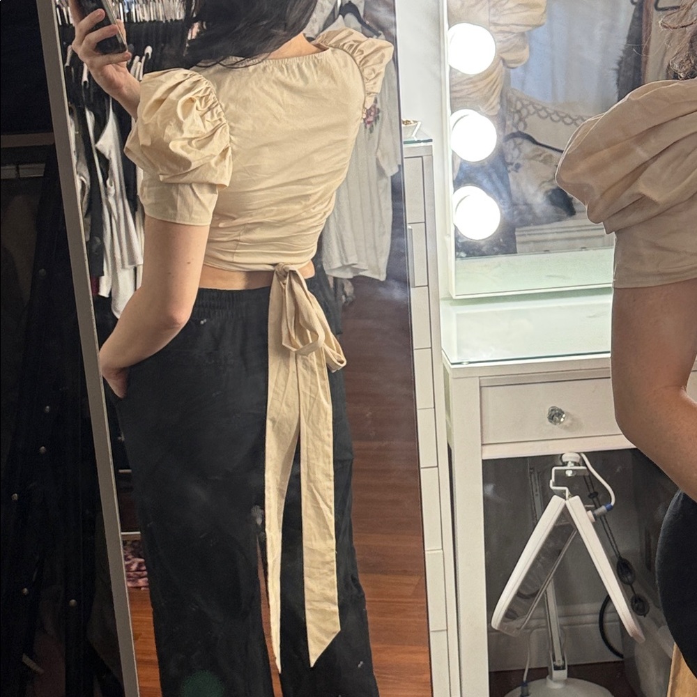 Forever 21 Crop Top Nude Beige Cream Puff Sleeve Crop Top Small - Picture 4 of 14